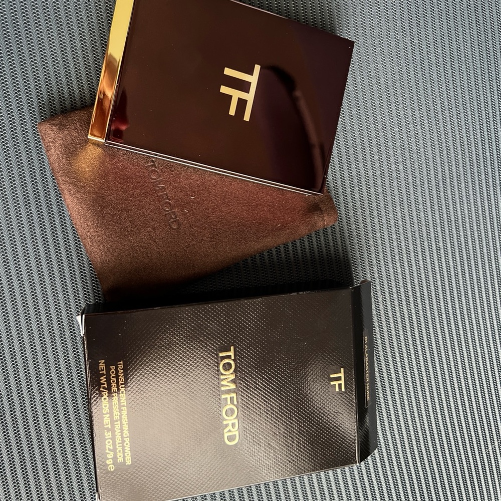 Tom Ford 01 Alabaster Nude Translucent Finishing Powder